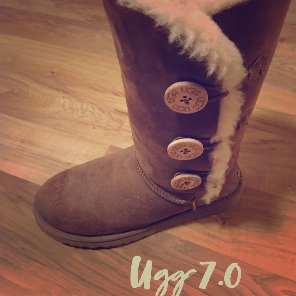 UGG BOOTS - Picture 1 of 1
